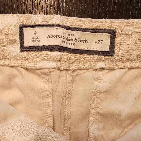 Abercrombie & Fitch white shorts - Size 4 - Picture 3 of 3